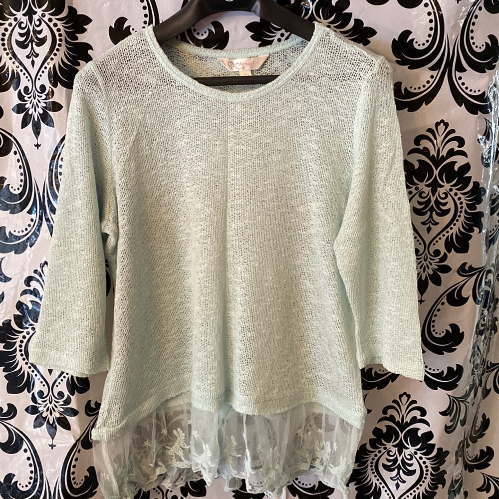 Lightweight sweater
